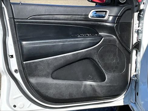 Used 2021 Jeep Grand Cherokee Laredo X image 21