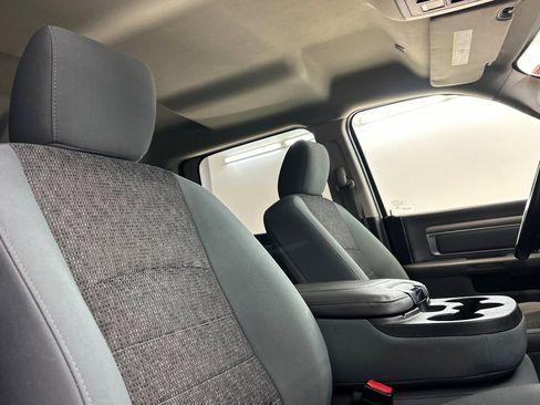 Used 2019 RAM 1500 Big Horn RWD image 30
