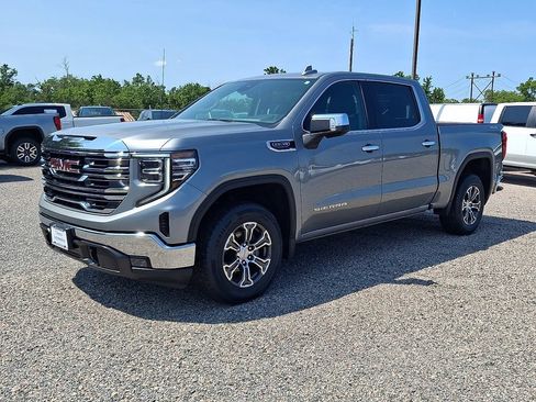 Used 2024 GMC Sierra 1500 SLT AWD/4WD image 6