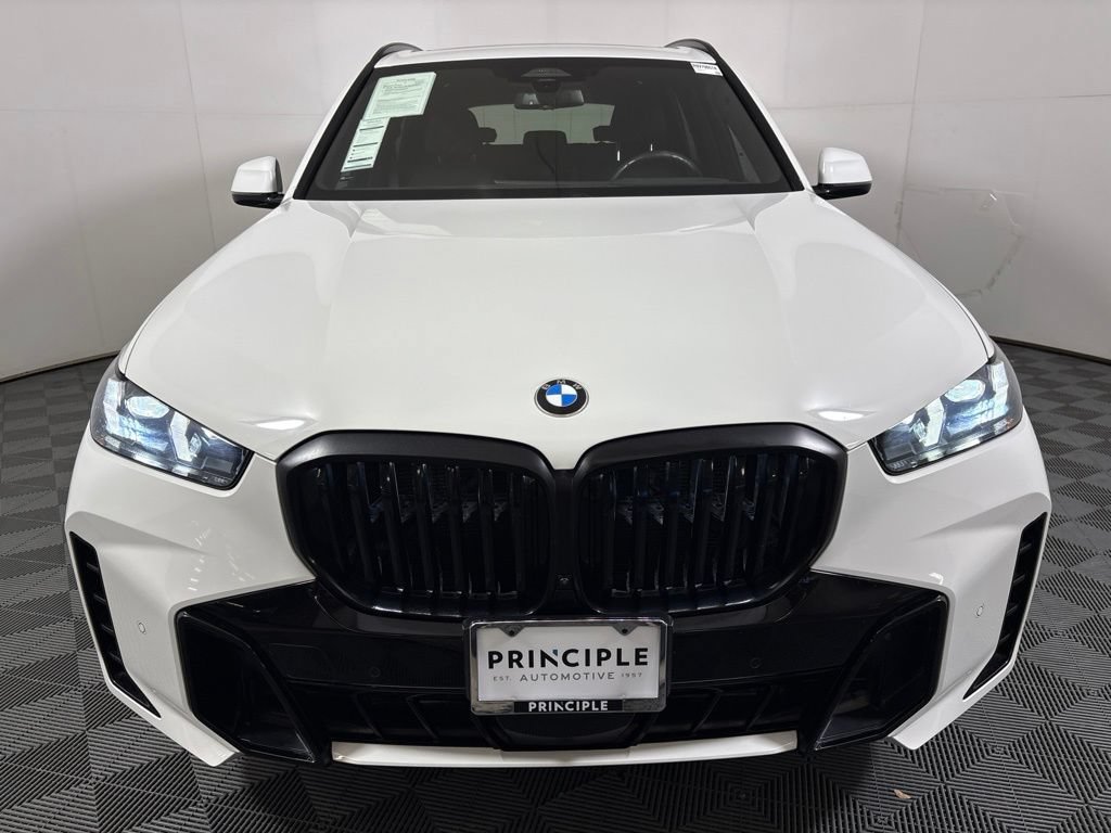 Certified 2024 BMW X5 sDrive40i w/ M Sport Package RWD image 3