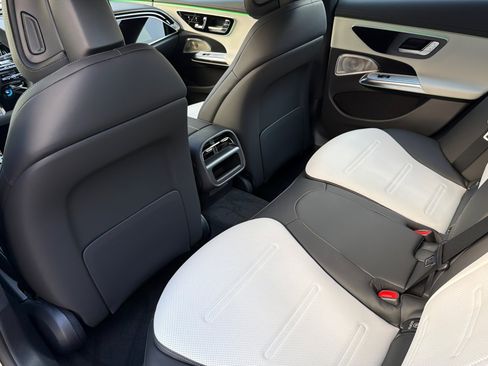 New 2026 Mercedes-Benz E 53 AMG e 4MATIC Sedan image 11