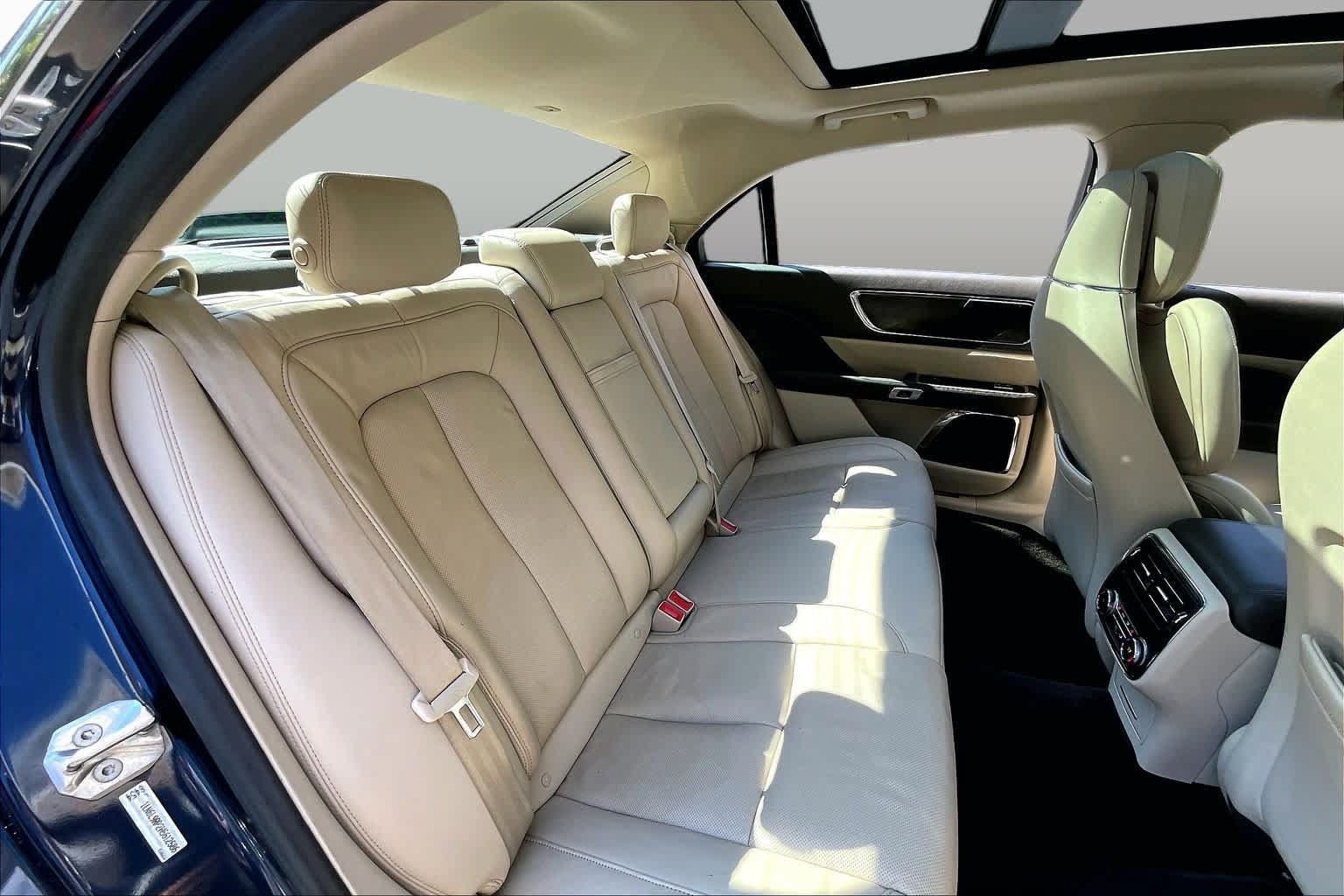 Used 2017 Lincoln Continental Reserve w/ Climate Package FWD image 21