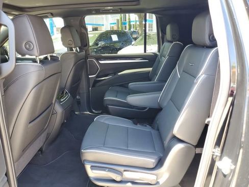 Certified 2025 Cadillac Escalade ESV Sport image 11