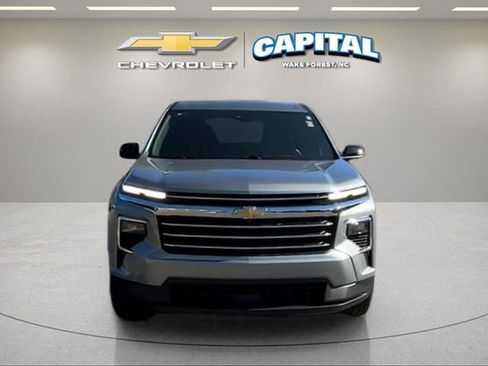Used 2024 Chevrolet Traverse LT FWD image 8