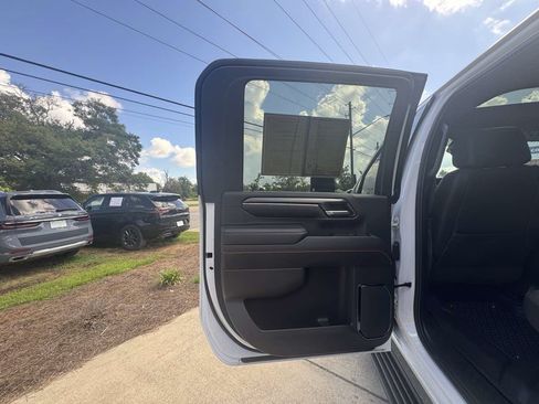Used 2024 GMC Sierra 2500 AT4 w/ AT4 Premium Plus Package AWD/4WD image 27