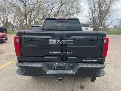 Used 2024 GMC Sierra 2500 Denali Ultimate AWD/4WD image 7