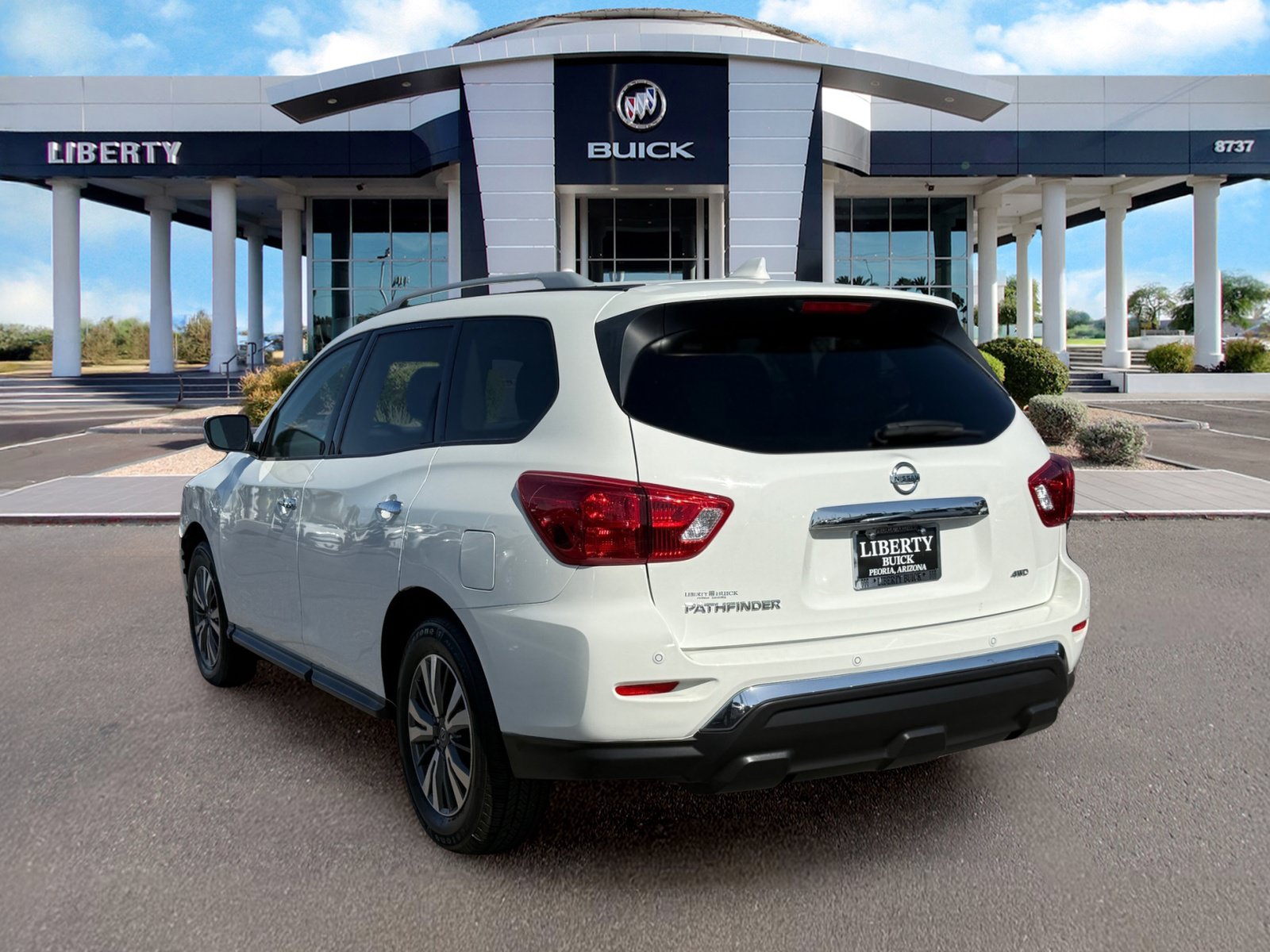 Used 2020 Nissan Pathfinder S AWD/4WD image 6