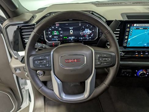 Used 2026 GMC Sierra 1500 SLT AWD/4WD image 17