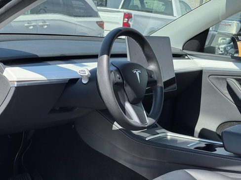 Used 2023 Tesla Model Y Long Range AWD/4WD image 11