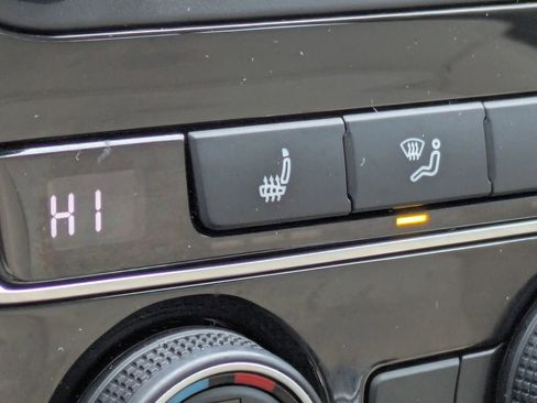 Used 2018 Volkswagen Passat 2.0T SE image 22