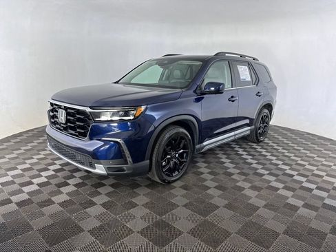 Certified 2025 Honda Pilot Elite image 3