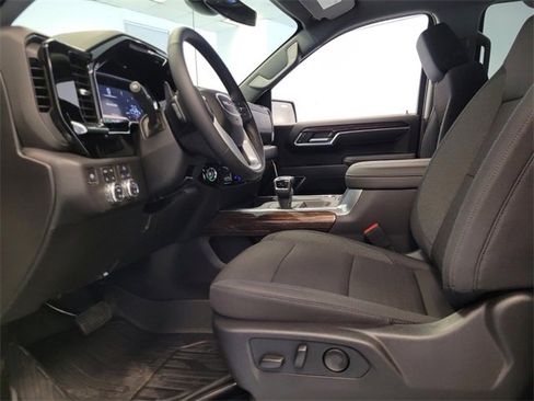 New 2026 GMC Sierra 1500 Elevation image 4