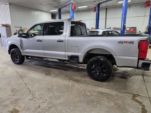 Used 2024 Ford F250 XLT AWD/4WD image 5