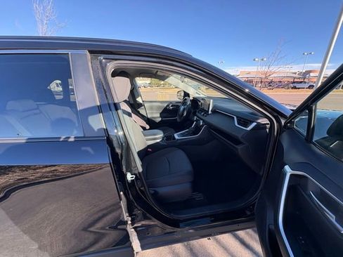 Used 2025 Toyota RAV4 XLE image 30