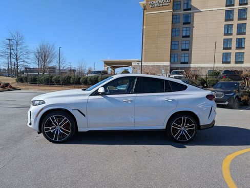 New 2026 BMW X6 xDrive40i w/ Climate Comfort Package image 6