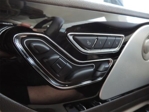 Used 2020 Lincoln Aviator Reserve w/ Equipment Group 202A image 23