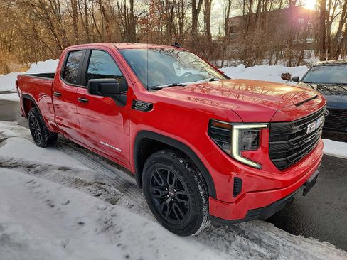 Used 2023 GMC Sierra 1500 Pro w/ Graphite Edition image 3