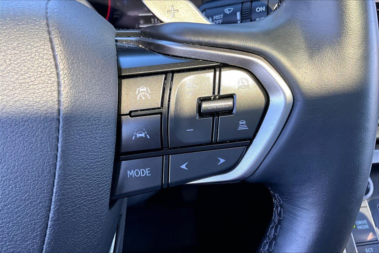 Used 2025 Lexus GX 550 w/ Accessory Package (2T) AWD/4WD image 45