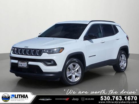 Used 2022 Jeep Compass Latitude w/ Convenience Group AWD/4WD image 1