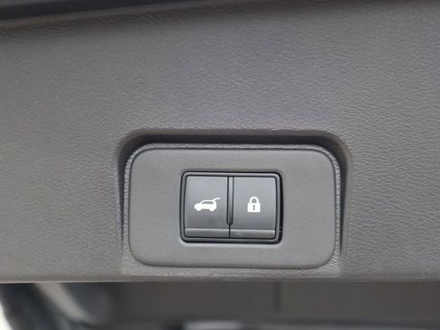 Certified 2025 Nissan Rogue SV AWD/4WD image 30