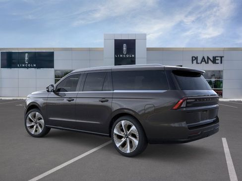 New 2026 Lincoln Navigator L Black Label AWD/4WD image 4