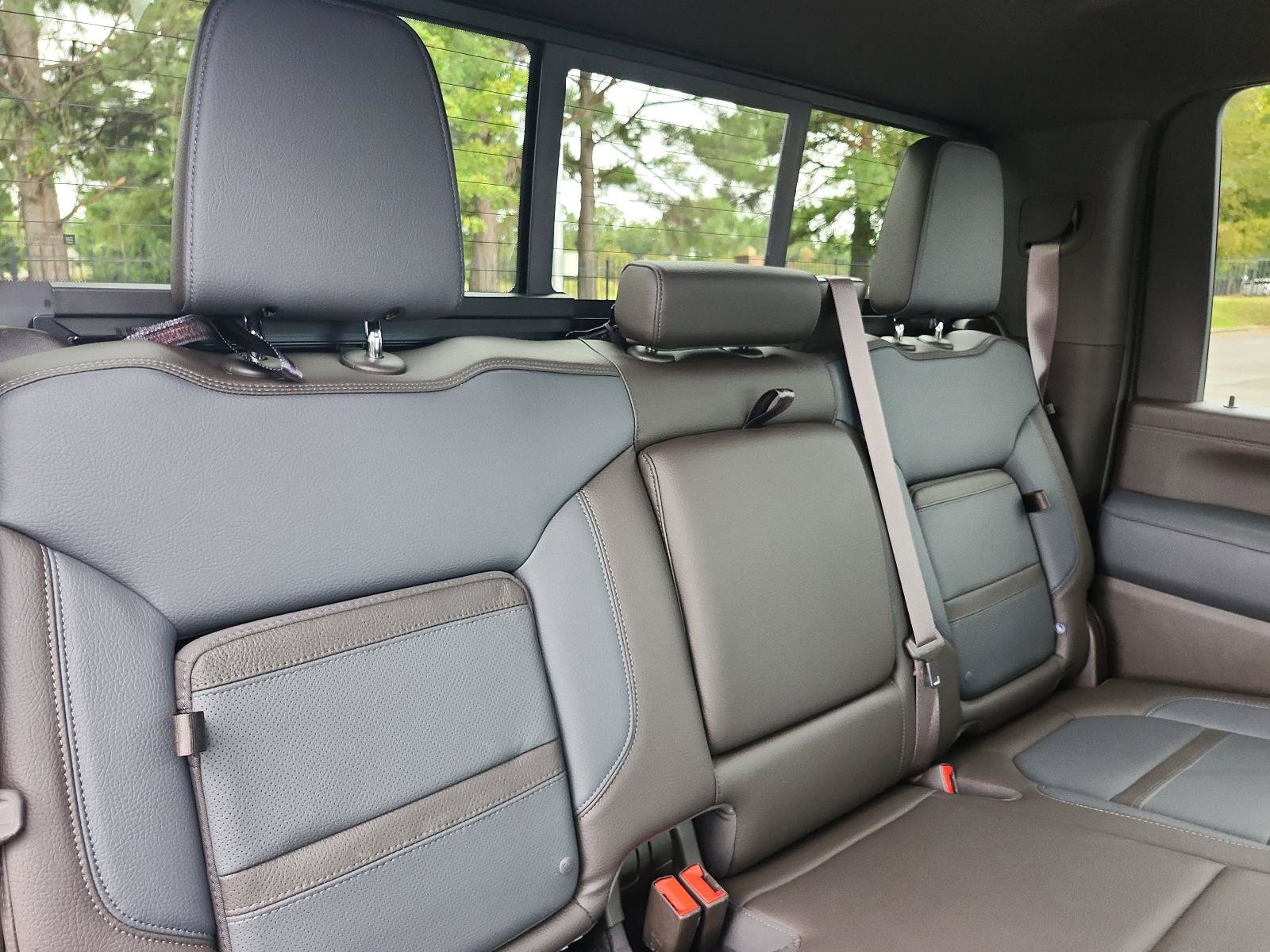 Certified 2023 GMC Sierra 2500 Denali w/ Denali Ultimate Package AWD/4WD image 12