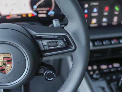 Certified 2025 Porsche 911 Carrera image 18