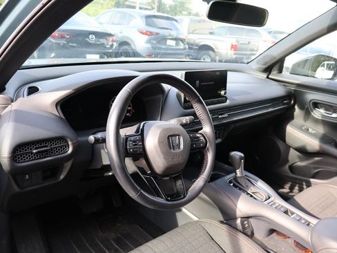 Used 2025 Honda HR-V Sport image 9