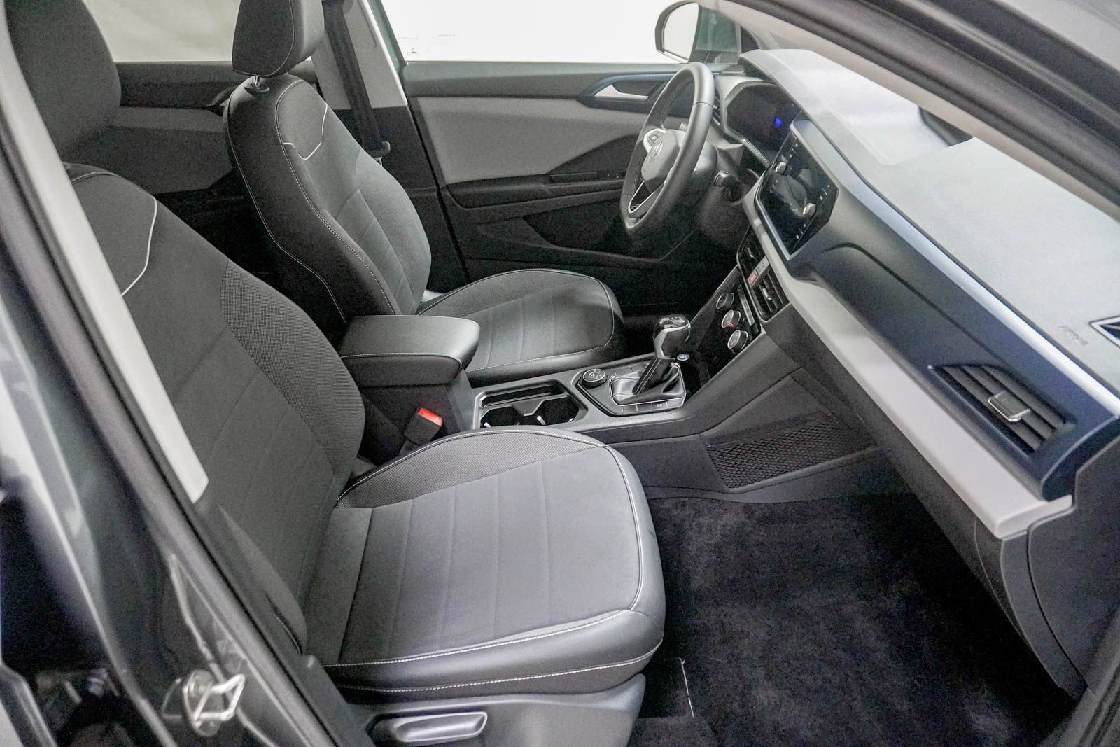 Used 2023 Volkswagen Taos SE AWD/4WD image 28