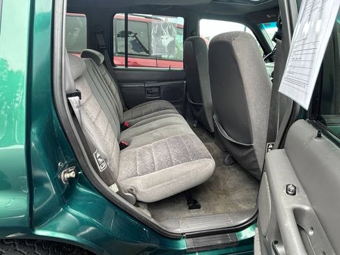 Used 2001 Ford Explorer XLT AWD/4WD image 28