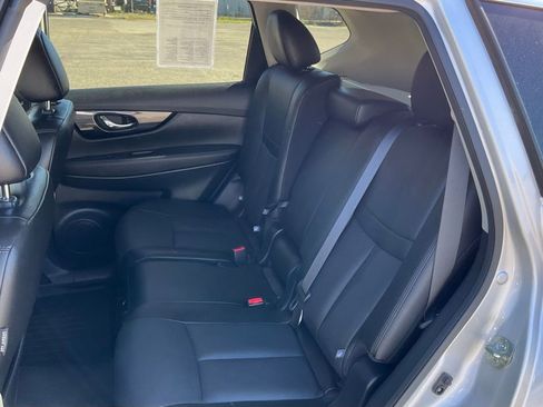 Used 2020 Nissan Rogue SL w/ Premium Package image 24