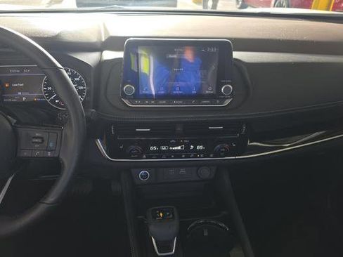 Used 2022 Nissan Rogue SL AWD/4WD image 8
