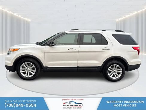 Used 2015 Ford Explorer XLT w/ Equipment Group 201A FWD image 9