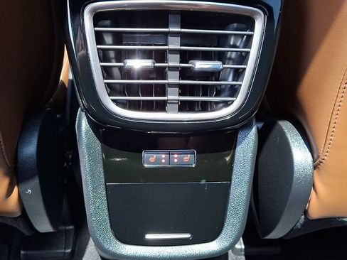 Used 2023 Lincoln Nautilus Reserve w/ Monochromatic Package AWD/4WD image 11