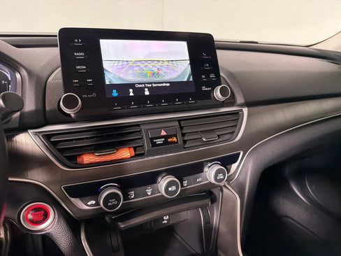 Used 2018 Honda Accord LX image 14