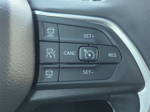 New 2025 Jeep Grand Cherokee Laredo image 24