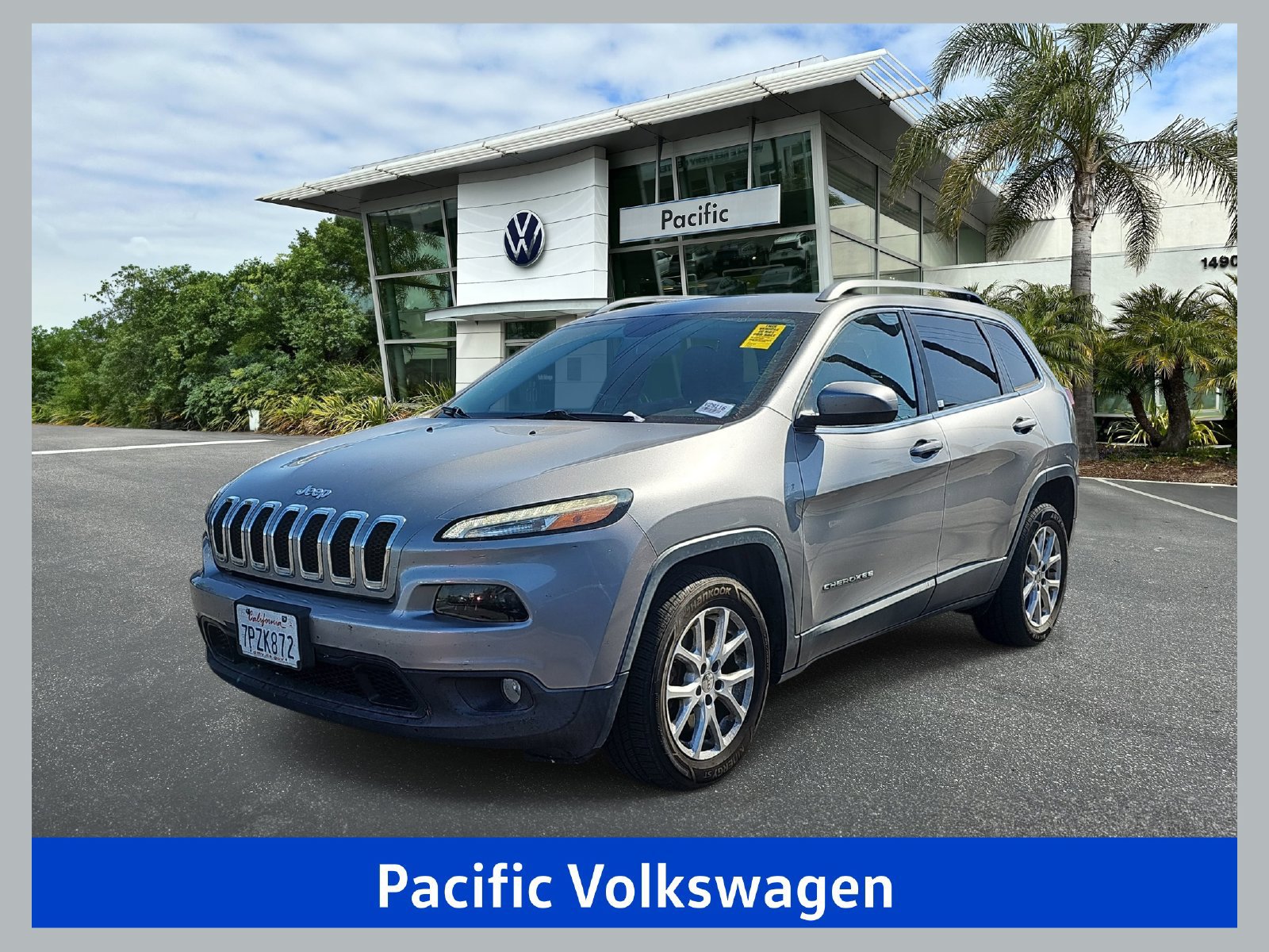 Used 2016 Jeep Cherokee Latitude FWD image 1