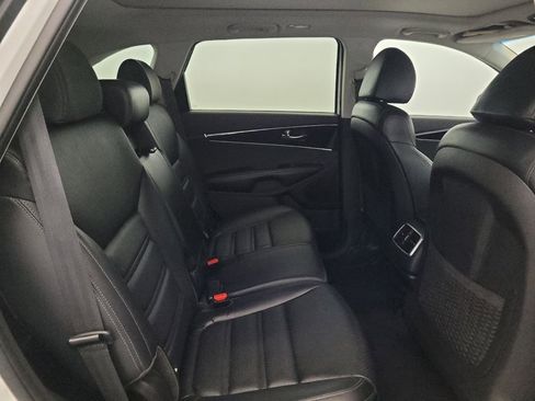 Used 2020 Kia Sorento EX AWD/4WD image 19