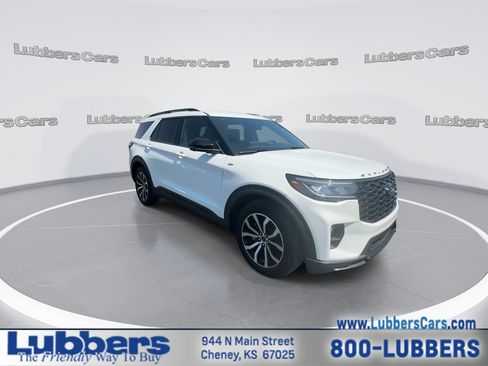 Used 2025 Ford Explorer ST-Line w/ Premium Package RWD image 2