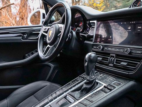 Used 2021 Porsche Macan AWD/4WD image 26