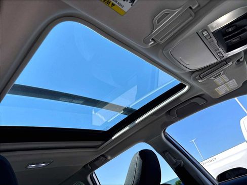 Used 2023 Subaru Forester Premium AWD/4WD image 24
