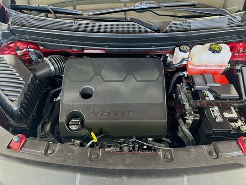Used 2023 Chevrolet Traverse LT w/ LPO, Floor Liner Package FWD image 27