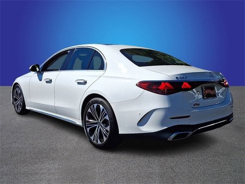 Used 2024 Mercedes-Benz E 350 4MATIC Sedan image 6