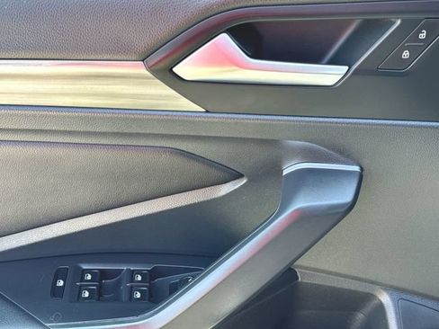 Used 2019 Volkswagen Jetta SEL w/ Cold Weather Package FWD image 24