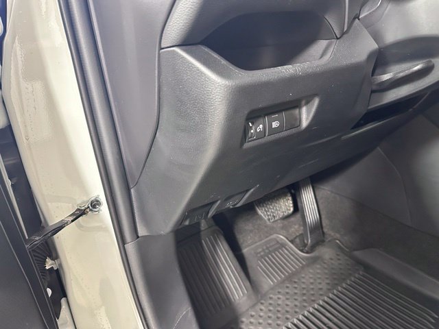 Used 2023 Toyota RAV4 LE AWD/4WD image 13