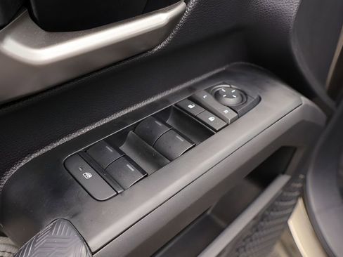 Certified 2026 Toyota Tacoma Limited AWD/4WD image 10