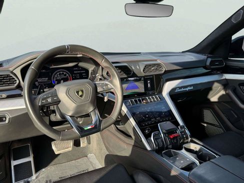 Used 2021 Lamborghini Urus AWD/4WD image 29