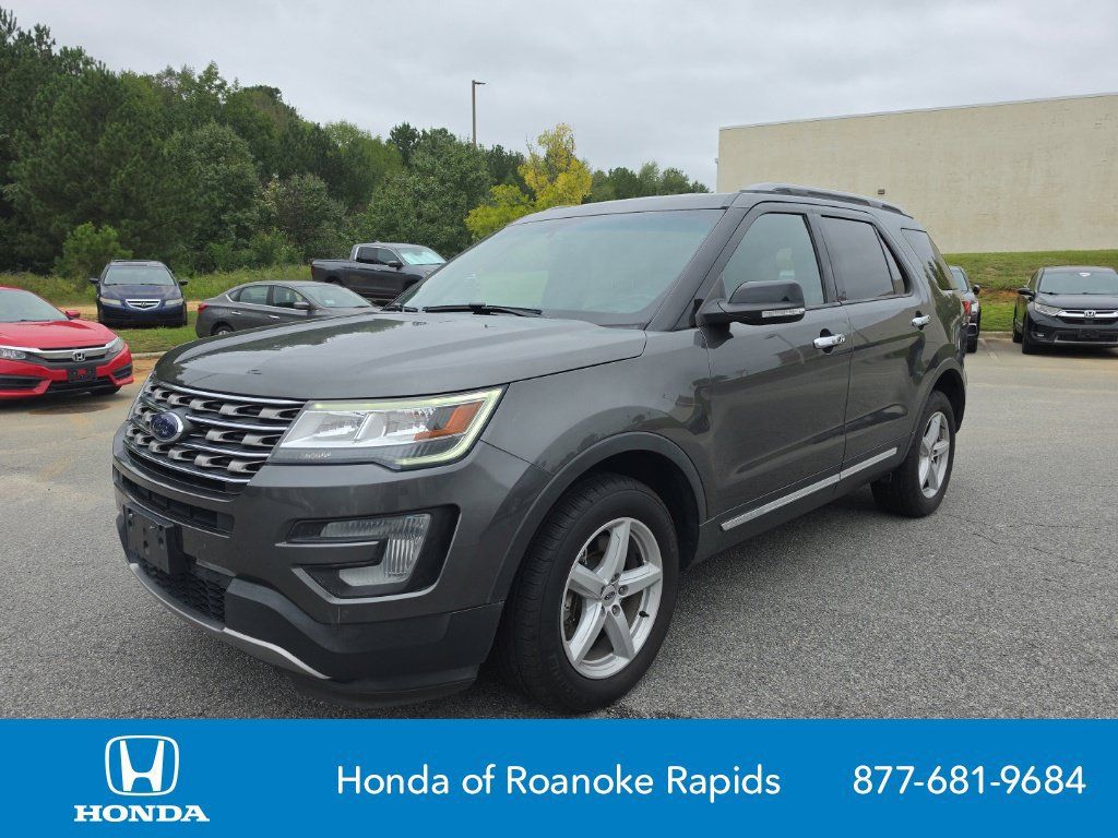 Used 2017 Ford Explorer XLT w/ Equipment Group 202A AWD/4WD image 1