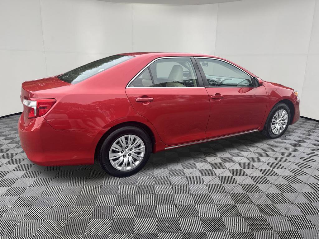 Used 2012 Toyota Camry LE FWD image 5