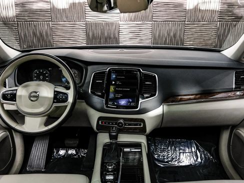 Used 2017 Volvo XC90 T6 Momentum w/ Convenience Package AWD/4WD image 14